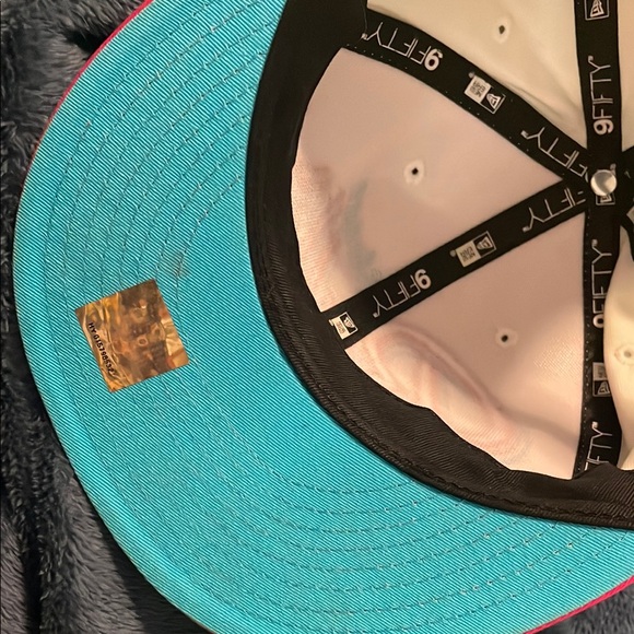 Chicago Bulls Snapback Hat - Picture 9 of 9